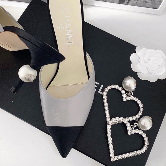 Alessandra rich oversized heart earrings silver - Picture 8 of 8